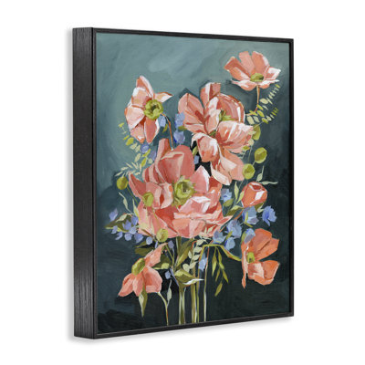 Fleurs roses riches sur estampe numérique bleue, design par Annie Quigley
