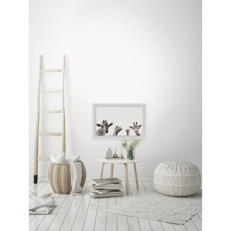 Girafes et autruches, reproduction encadrée, H 24 po x l 36 po x P 1,5 po, Blanc