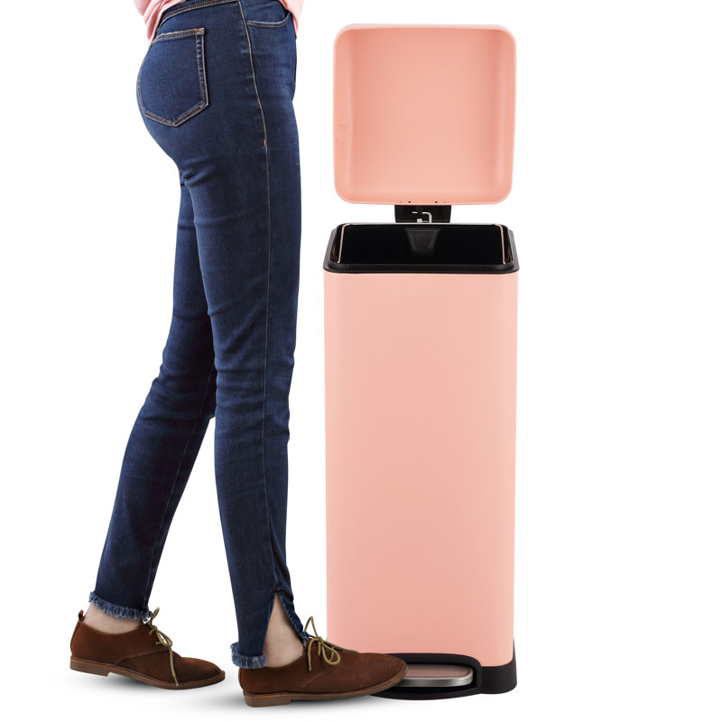 Poubelle à pédale Betty Retro Steel, Flamant rose, 8 gallons