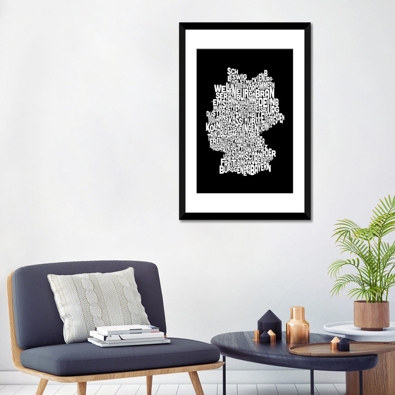 « text map of germany » par michael tompsett, impression sur toile tendue, H 32 po x l 24 po x P 1 po, Papier avec cadre noir