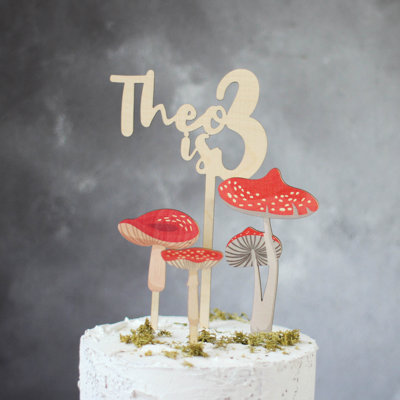 East Urban Home Jeronima Cake Topper