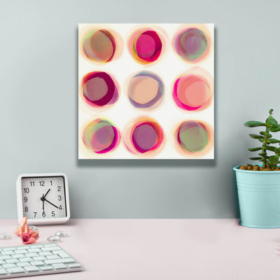 "Looks Like A 10" par Tamar Zinna, art mural sur toile, 18 po x 18 po