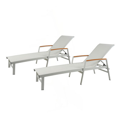 CHAISE LOUNGE