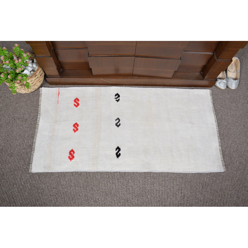 Vintage Turkish Rug with Boho Neutral Tribal Pattern - Ideal Decorative Addition for Entryways