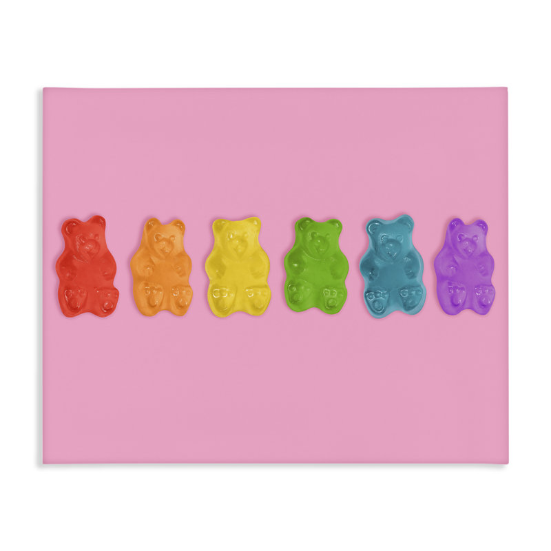 Oursons gélifiés arc-en-ciel sur toile rose, design par Lish Creative, 24 x 30