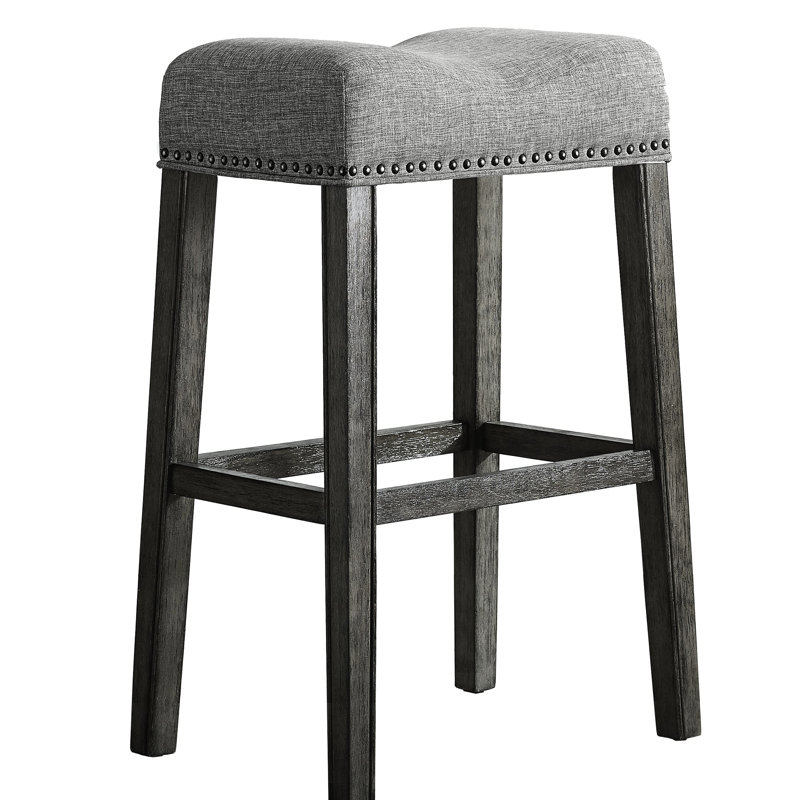 Tabouret de bar de 29 po avec dossier à selle de 29 po gris, fabriqué en bois véritable avec grain vieilli. Gris rembourré. Contemporain pour la maison. L 18 po x P 13 po x H 29 po. Assemblage requis 2, surface. Usage domestique.