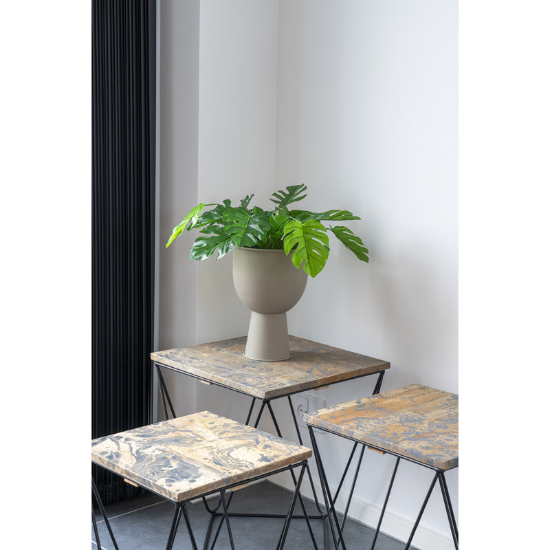 Abieyuwa Metal Pot Planter