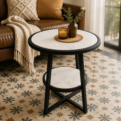 Table de bout avec plateau en marbre blanc et structure en métal noir