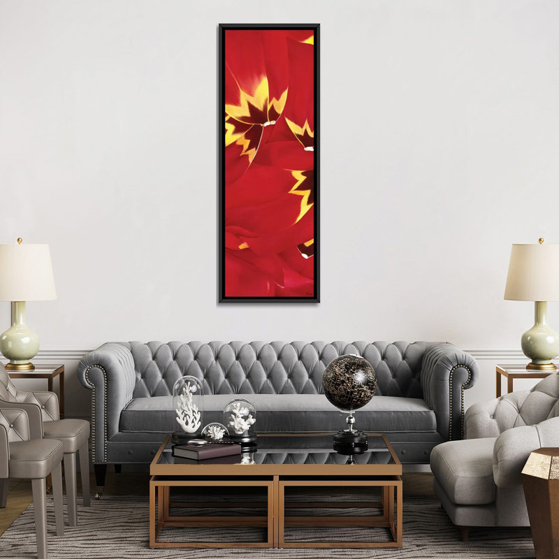 «Red and Close to You», impression sur toile, H 72 po x l 24 po x P 1,5 po, Toile tendue
