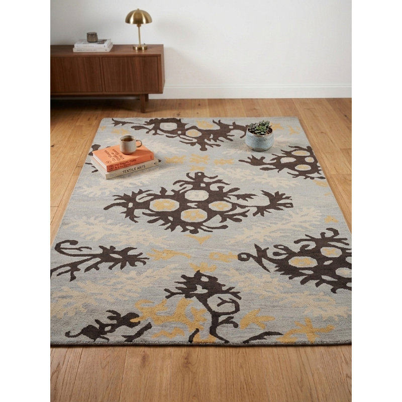 Tapis d'intérieur rectangulaire en laine beige et marron, fait main, noué à la main, à motifs floraux.