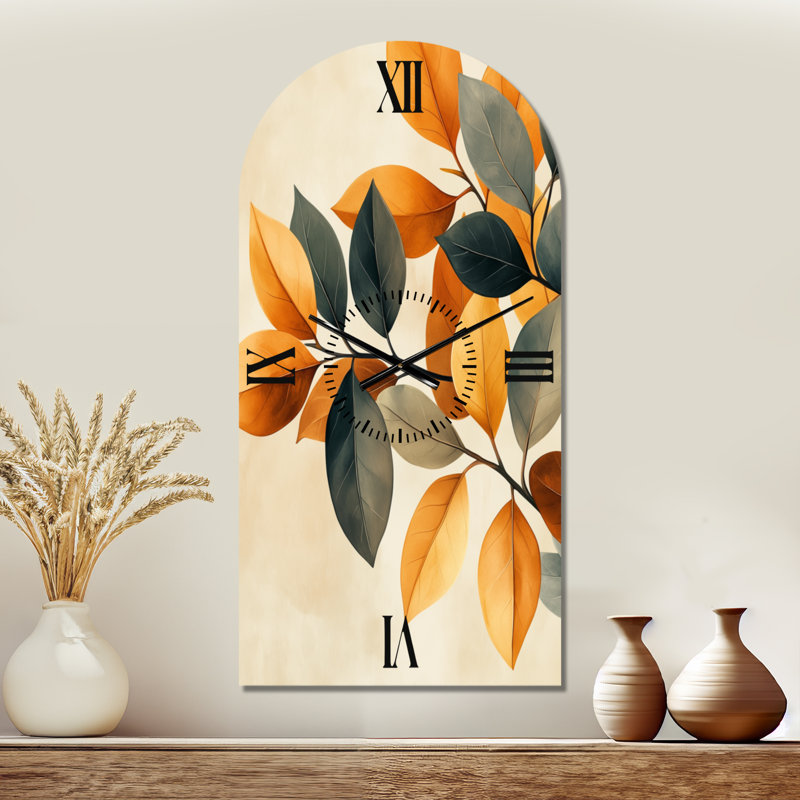 Horloge murale Japandi grand format en métal arqué, motif de feuilles botaniques aux tons terreux I