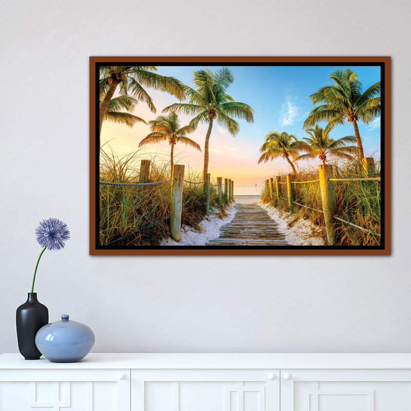 «Smaigners Beach» par Susanne Kremer - reproduction de photo, H 26 po x l 40 po x 1,5 po, Toile avec cadre en bois classique