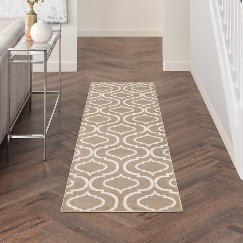 Hrisha Geometric Indoor Rug, Runner 2'3" x 7'3"