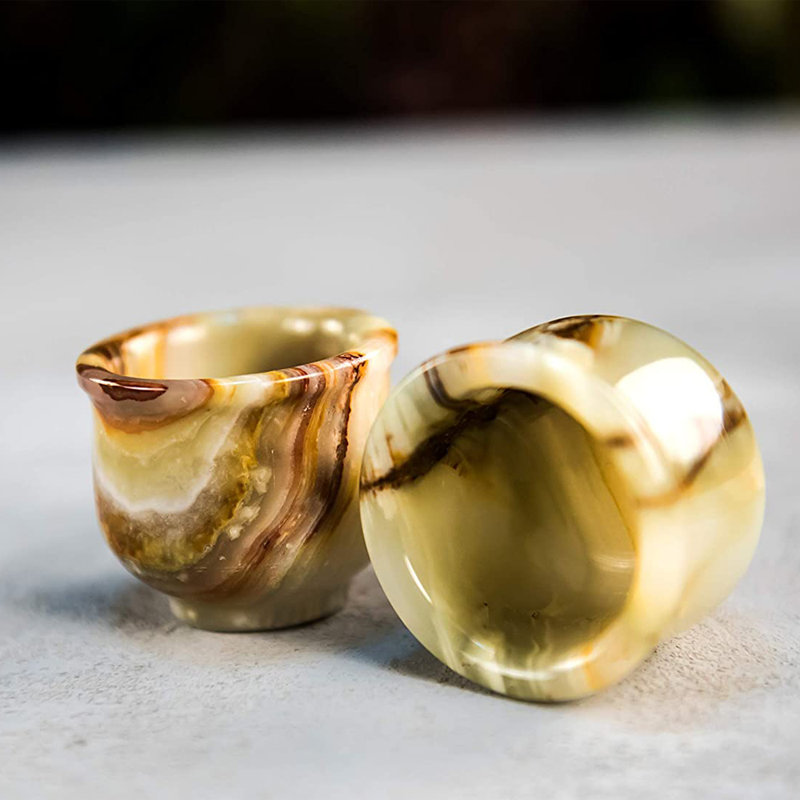 Ensemble de 2 verres à liqueur faits à la main en marbre