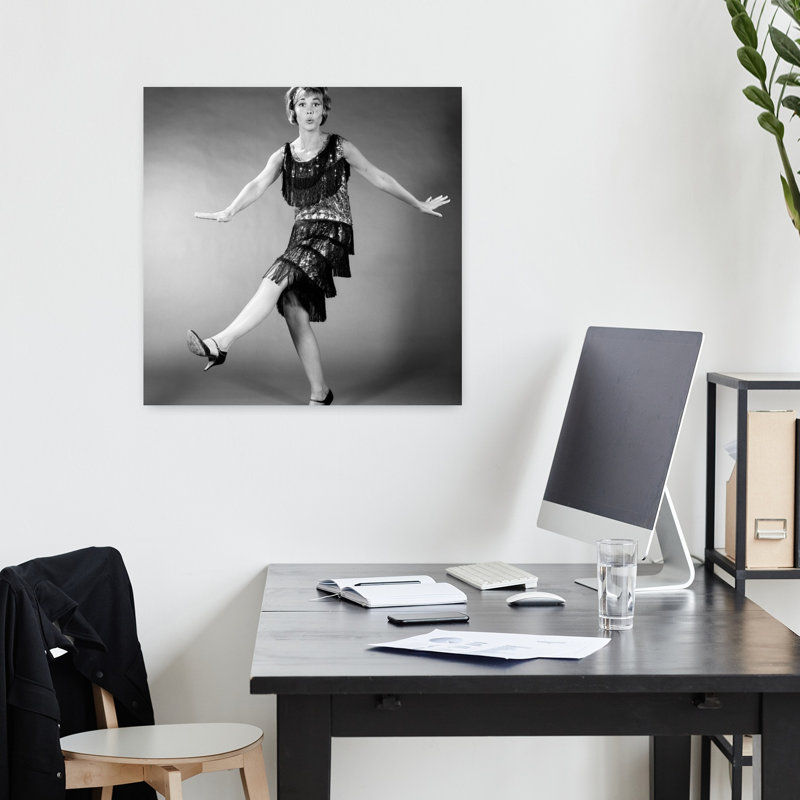 1960S Woman In Flapper Costume Dancing Classic Retro Vintage Wall Art, H 18 po x l 18 po