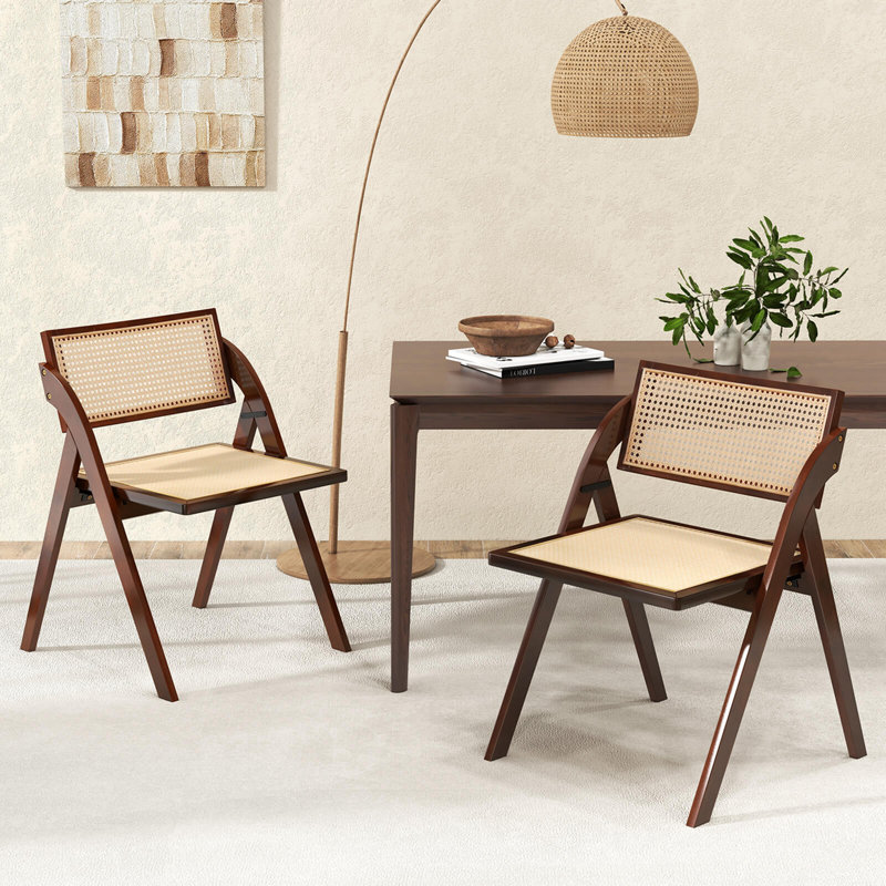 Ensemble de 2 chaises pliantes Bayou Breeze avec dossier en rotin tissé et structure en bois d'hévéa, Brun