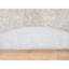 Tapis oriental beige en laine et en soie tissé à la main 6 pi 1 po x 6 pi 1 po avec motif effacé jacquard 4CE0A62904EC4C57AA4C63A1BA9EF270