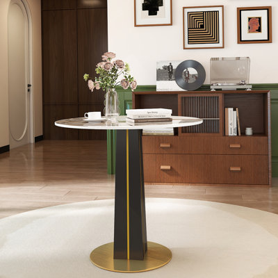 Table de ronde ronde moderne - plateau en pierre frittée blanche de 85 cm, pieds en bois noir avec base en métal doré (seulement la table de ronde)