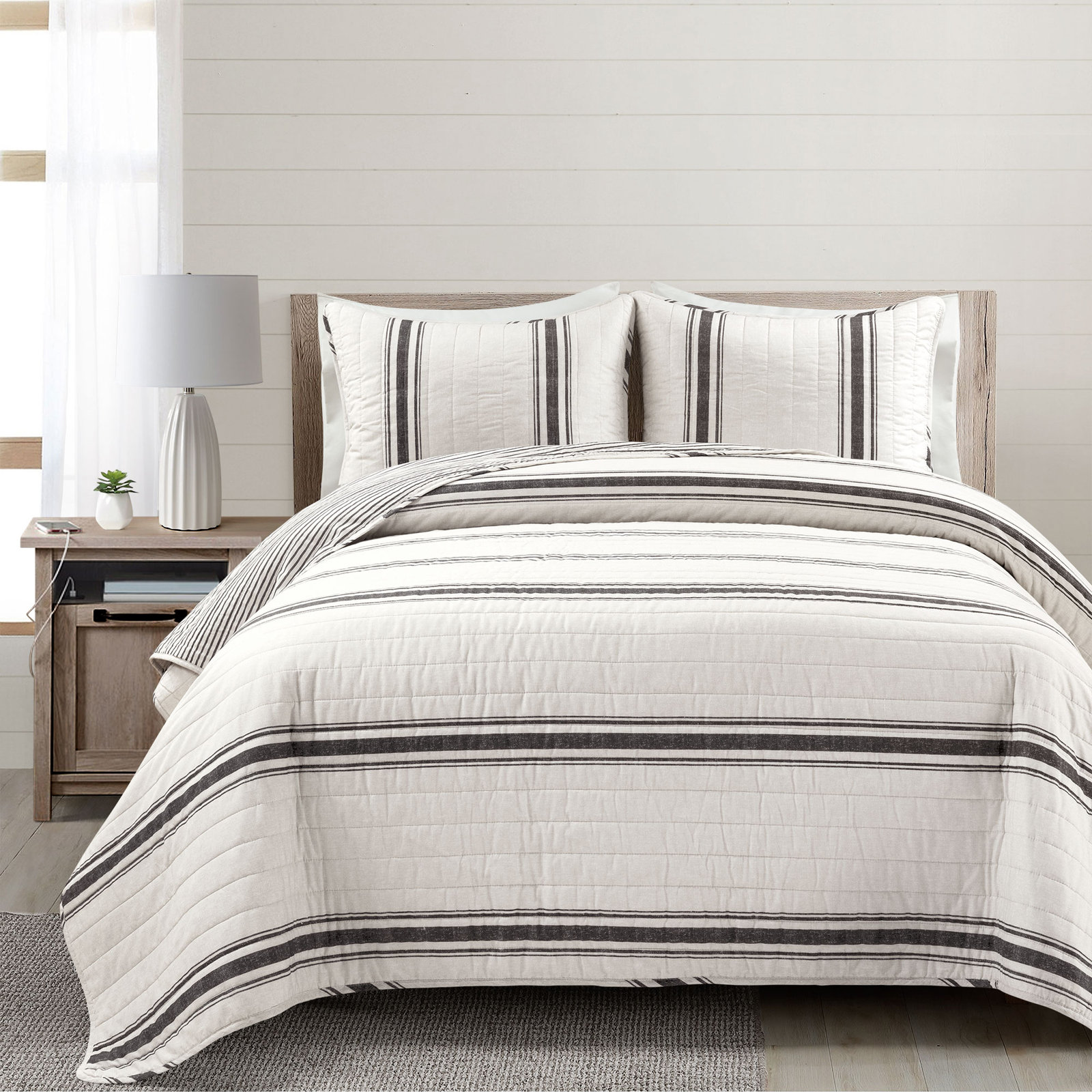 Gilroy Cotton Quilt Set, Queen Quilt + Standard 2 Shams, Black