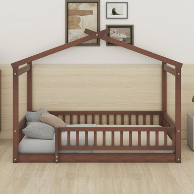 Structure de lit en bois avec clôture