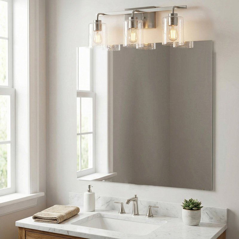 Éclairage de salle de bain à intensité variable 3 lumières Greyson, Nickel brossé