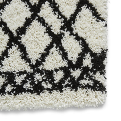 Handwoven White/Black Rug