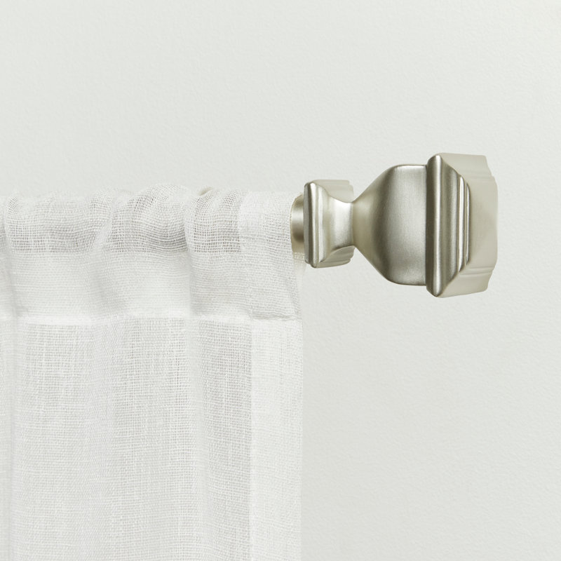 Tringle à rideaux simple réglable en métal avec fleurons Almina, 66” – 120”, Argent mat