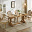 Chaises de salle à manger confortables à dossier, en velours beige, avec base en bois massif au design élégant