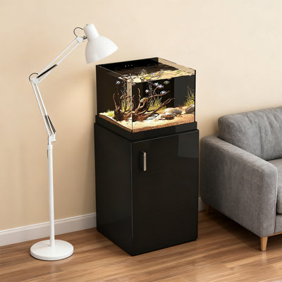 Petit réservoir d'aquariums carré
