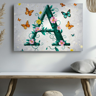 Toile, une illustration fantaisiste et vibrante avec une grande lettre stylisée et un art mural entrelacé de vignes vertes luxuriantes