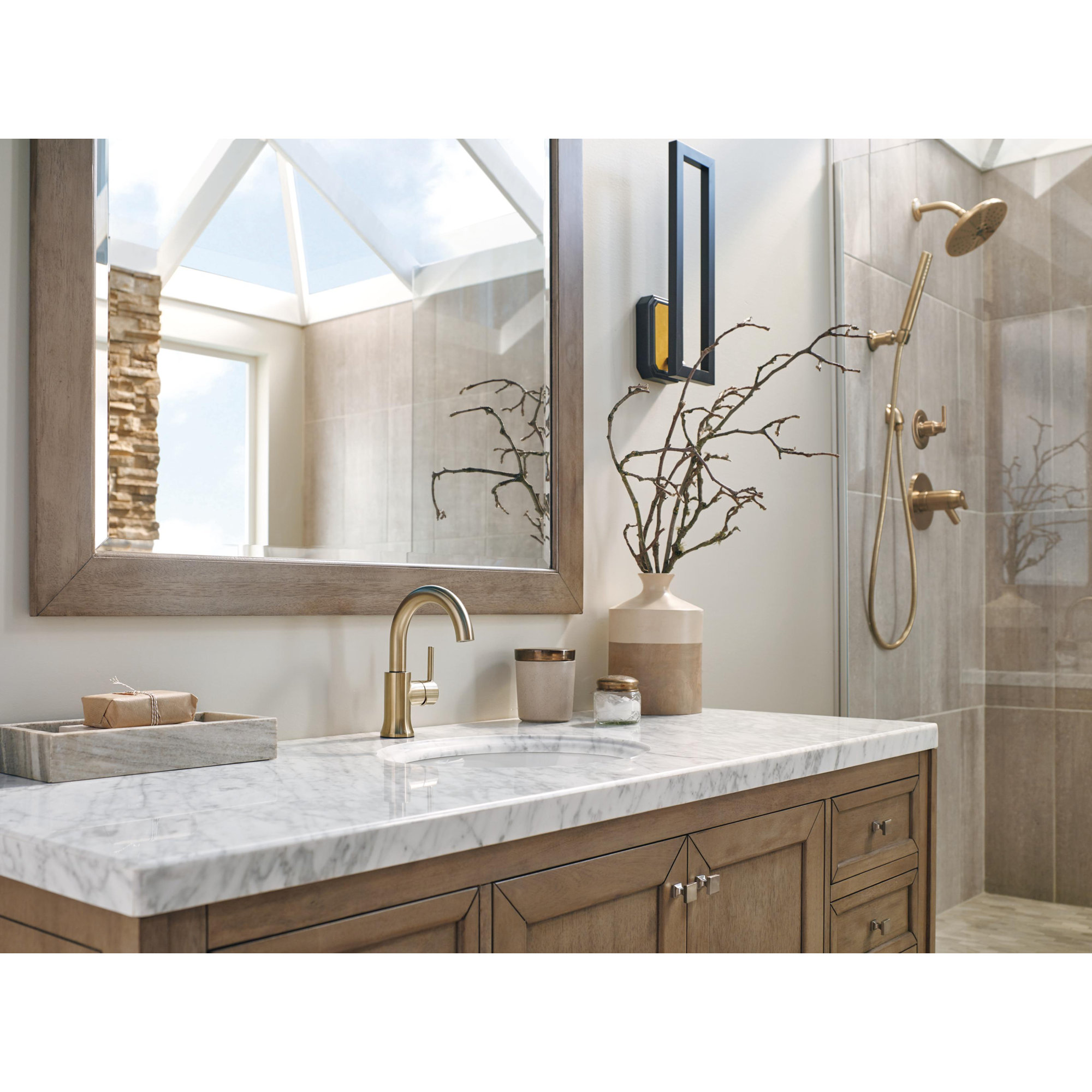 Trinsic Single Hole Bathroom Faucet with Drain Assembly, Single Handle Bathroom Sink Faucet, Brilliance Champagne Bronze