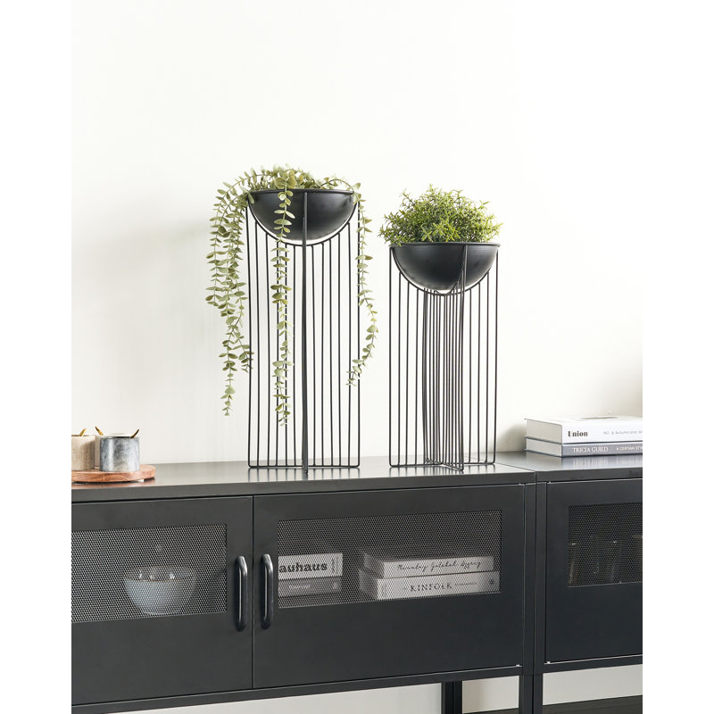 Sondos Statue Planter, Black