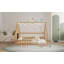 Lit taille maison en bois avec fenêtre et clôture-469178643