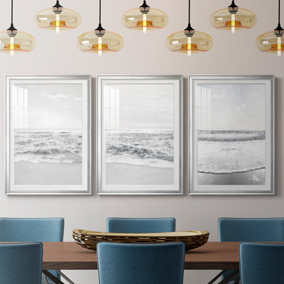 «Gentle Tides I», impression encadrée sur mesure de qualité supérieure mate - 3 pièces