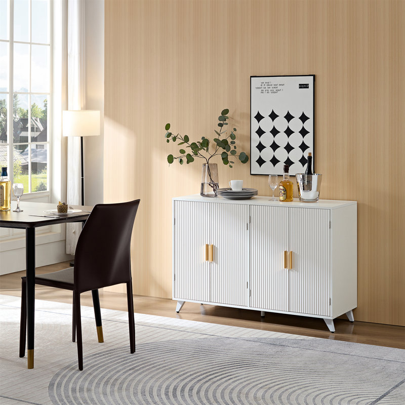 Buffet avec 4 portes et tablettes amovibles