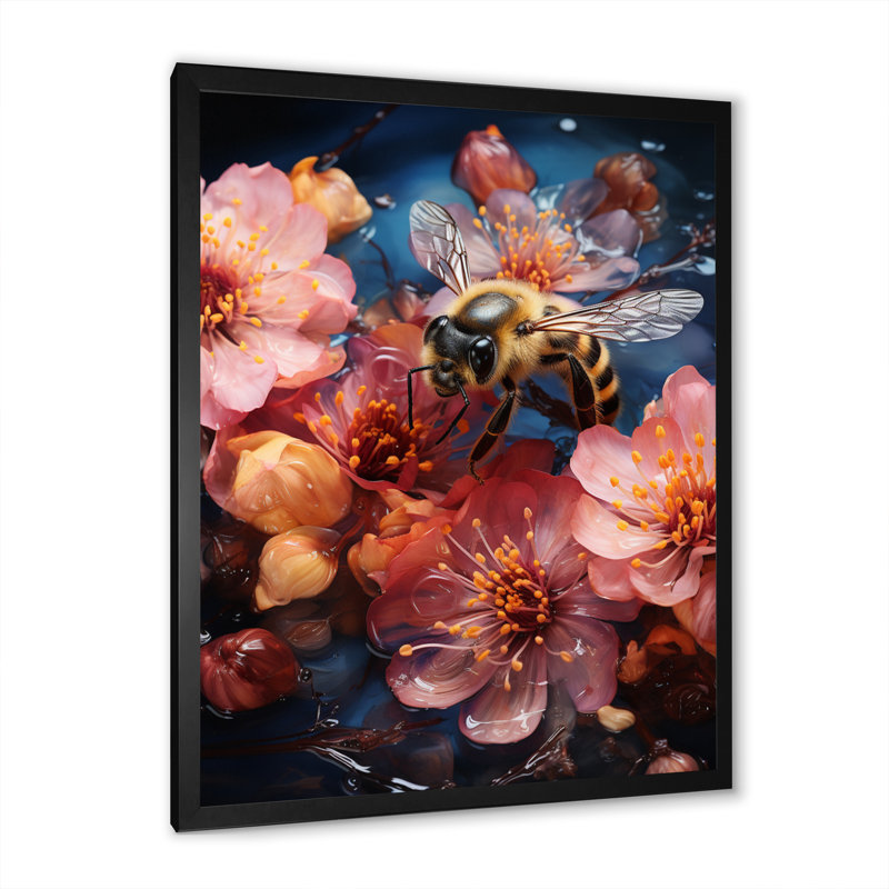 «Colorful Bee V», reproduction sur toile, Cadre simple noir, H 44 po x l 34 po x P 1,5 po