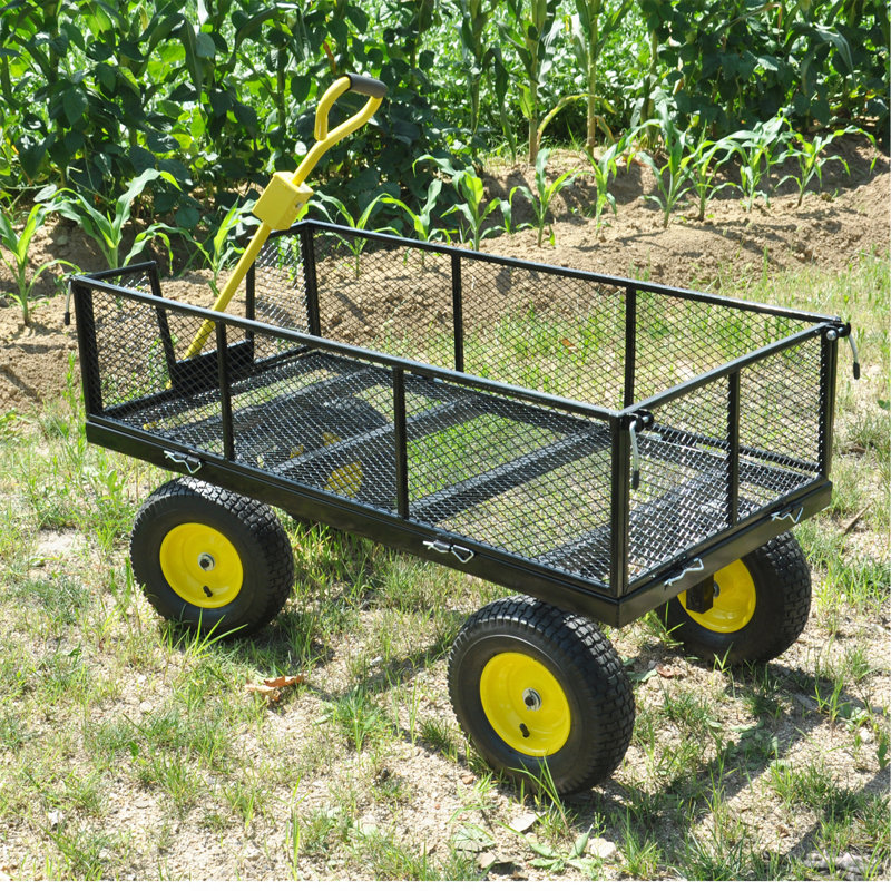 Les camions BIG Wagon Cart facilitent le transport du bois de chauffage jaune et noir. La charge statique maximale est de 880 lb.