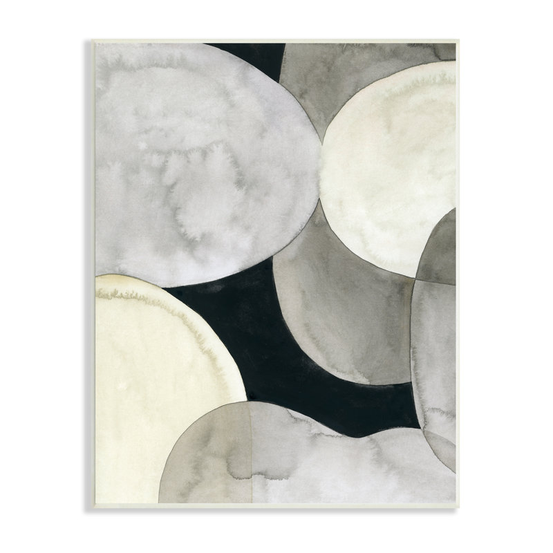Collage of Circular Shapes Opaque Layered Arrangement par Vision Studio - Peinture sur toile, H 15 po x l 10 po