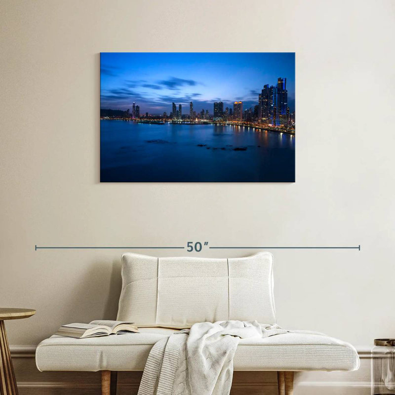 Hannes Panama, 24" H x 36" W