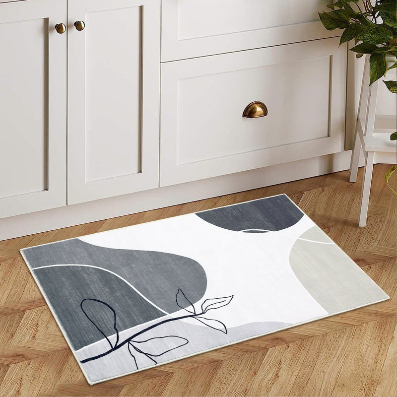 Huberty Washable Floral Indoor Rug, Rectangle 2' x 3'