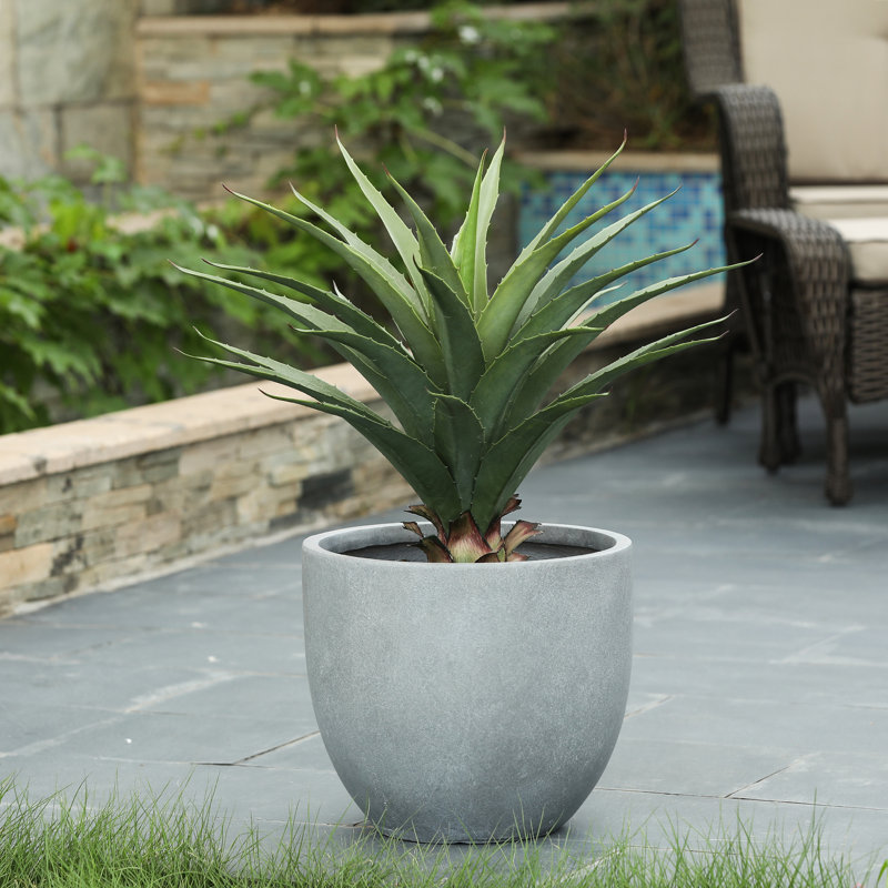 Acushnet 13.7" Dia Light Gray Planter, Outdoor Planter with Drainage Hole, Light Gray, 12.2" H x 13.7" W x 13.7" D