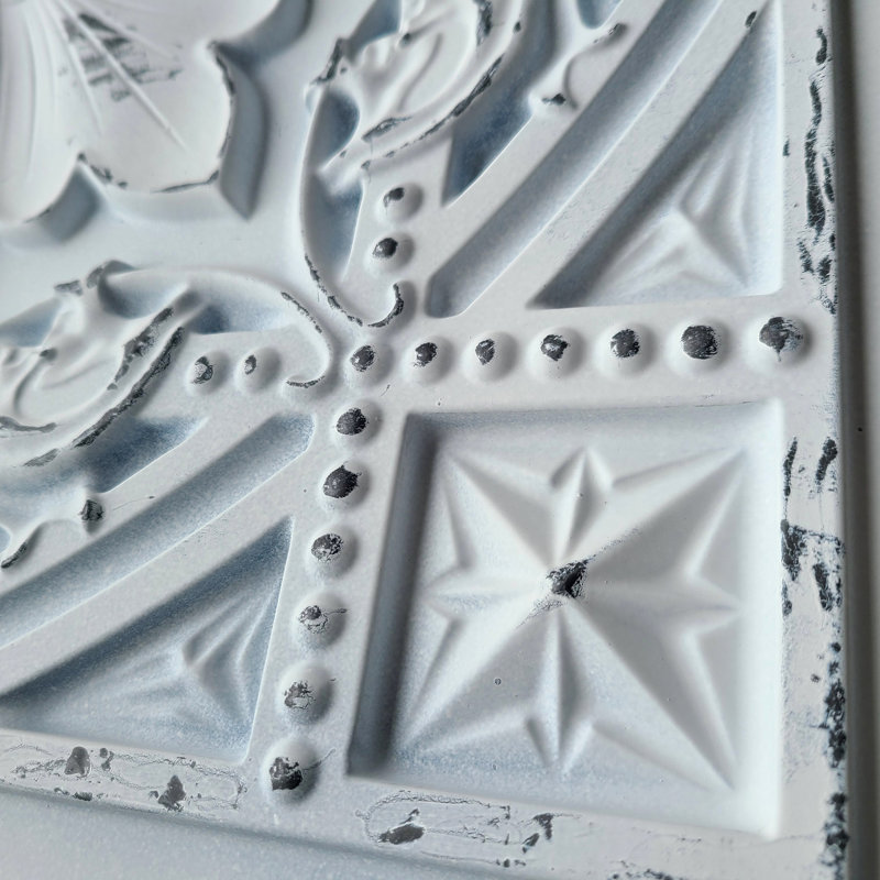 Tuile de plafond en PVC noir 1,98 pi x 1,98 pi.