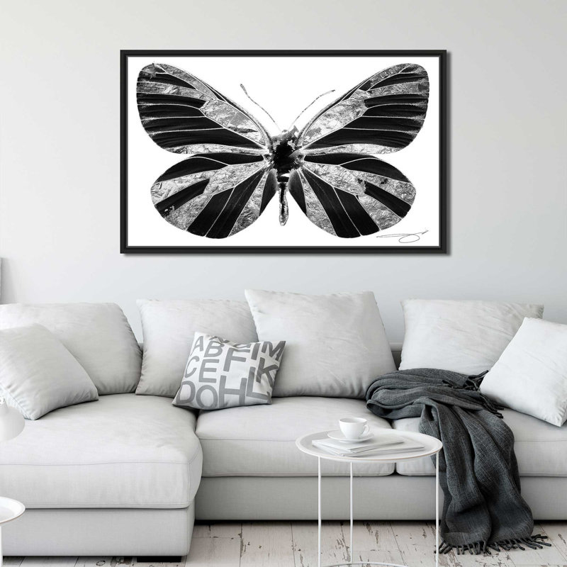 «Silver Butterfly (Horizontal)» par Jodi - impression, H 31,5 po x l 51,5 po x P 2 po, Cadre flottant noir