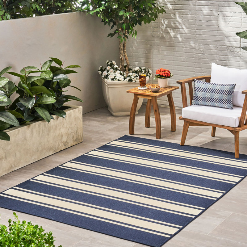 Tapis décoratif d'extérieur - 5 pi 3 po x 7 pi, polypropylène bleu marine