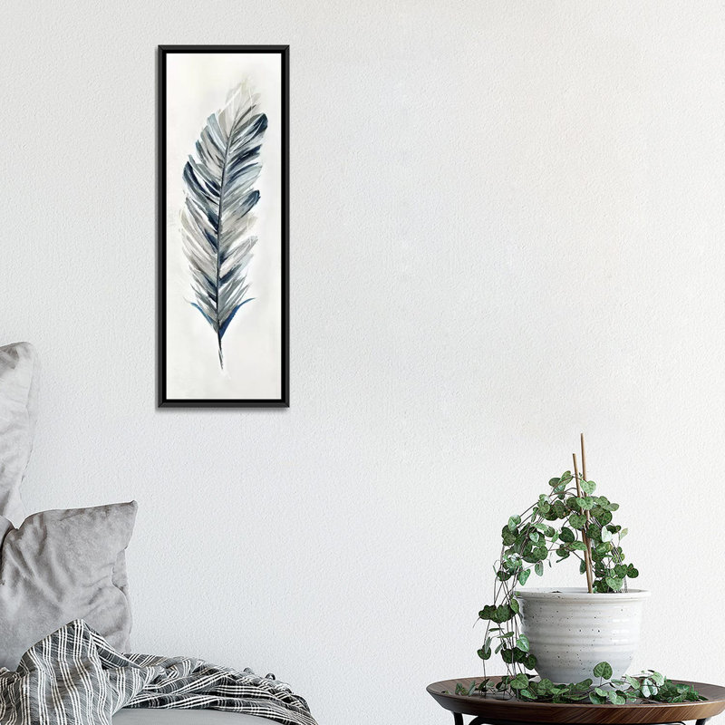 «Soft Feather I», impression sur toile tendue, H 36 po x l 12 po x P 1,5 po, Toile avec cadre noir