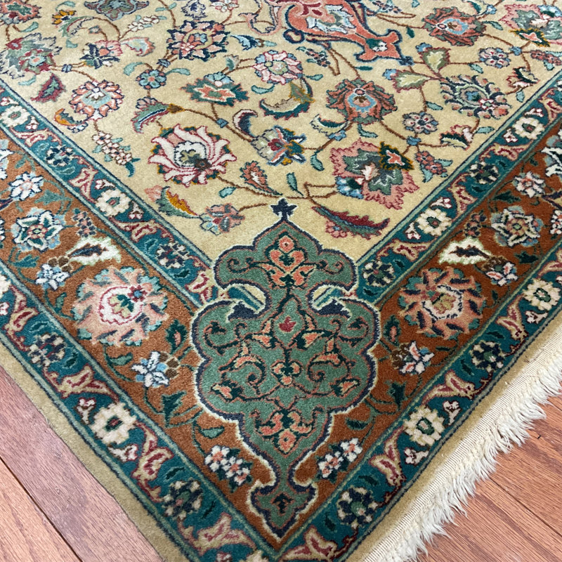 Tapis en laine fabriqué à la main Tabriz
