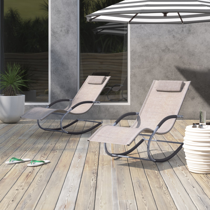 Chaise longue d'extérieur en métal Tyshika, Beige