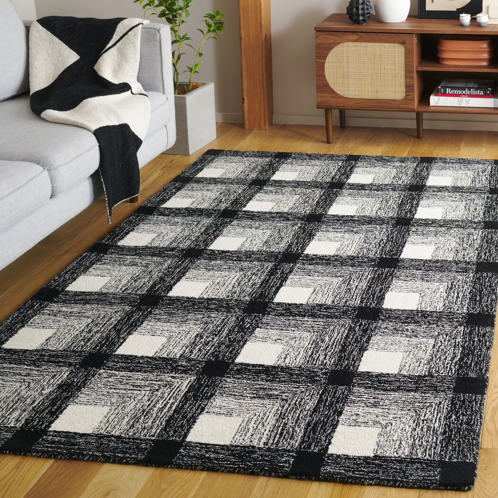Robbie Hand-Woven Geometric Wool Rug, Rectangle 5' x 8'