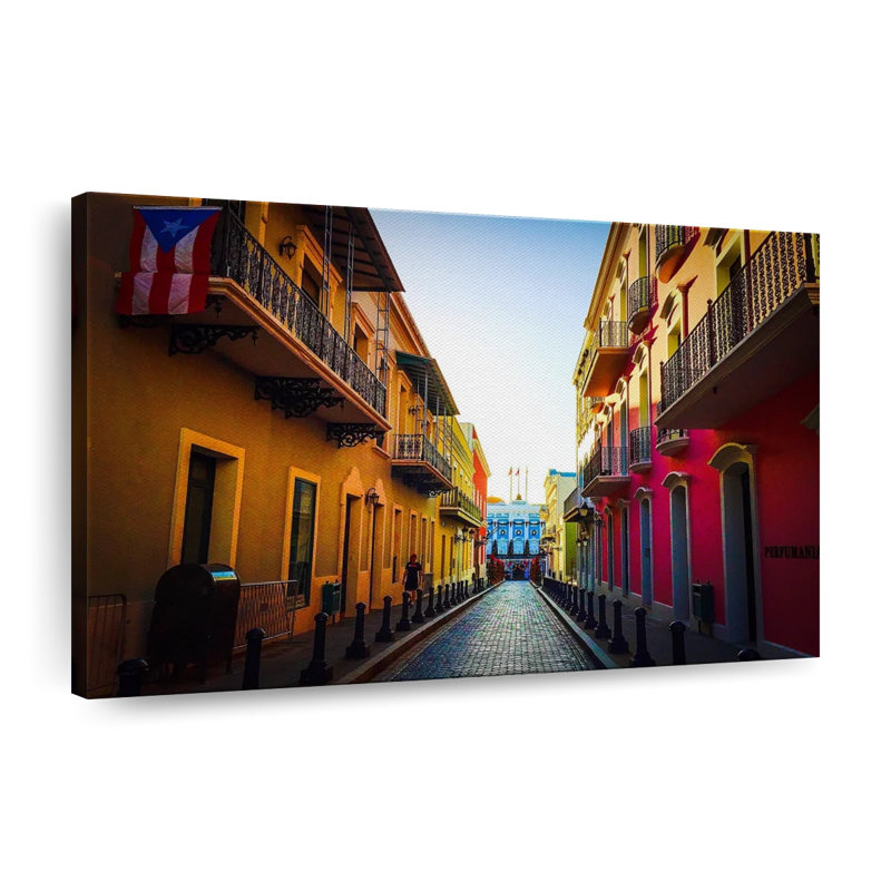 Puerto Rican Street, reproduction sur toile, H 32 po x l 48 po x P 1,25 po