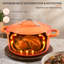 Cocotte ronde en fonte émaillée orange de 5 pintes avec gants résistants à la chaleur et dessous de plat-133895459